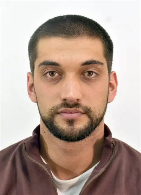 <em><strong>Luis Ramírez</strong></em>